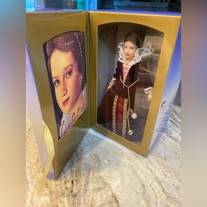 American Girl Doll, retired 2005 Girls From Many Lands. Isabel from England.